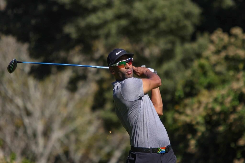 Golf RSA | Le Roux leads the way at Ebotse